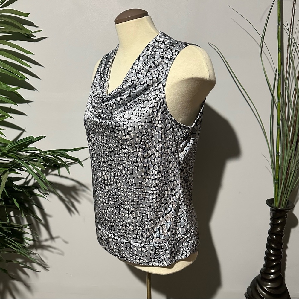 Sleeveless top alfani petite